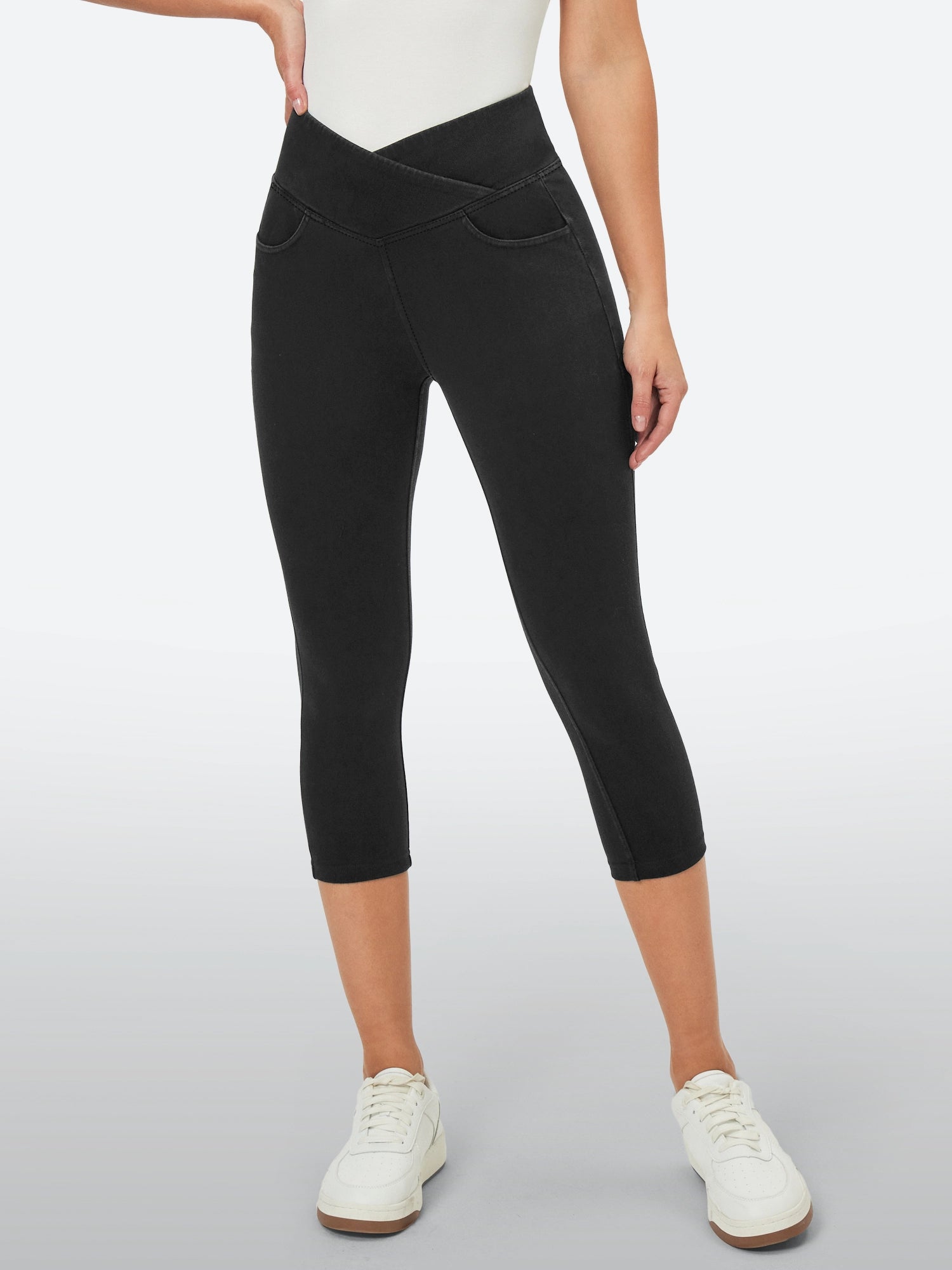 IUGA FlexDenim™ Stretchy Pull On Capri Jeans With Pockets - IUGA