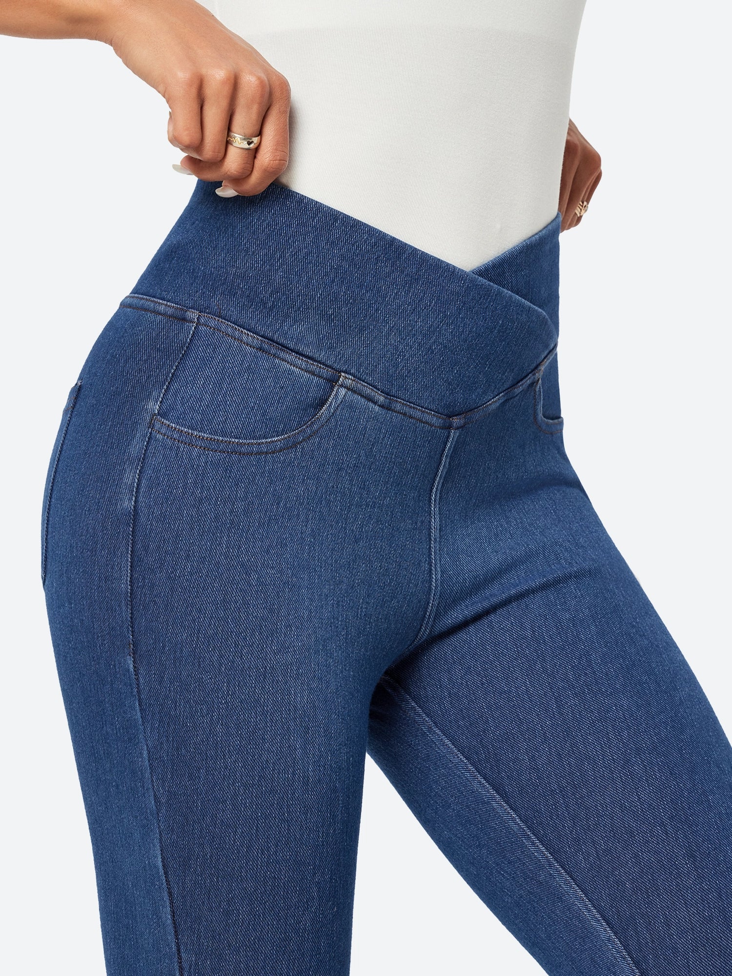 IUGA FlexDenim™ Stretchy Pull On Capri Jeans With Pockets - IUGA