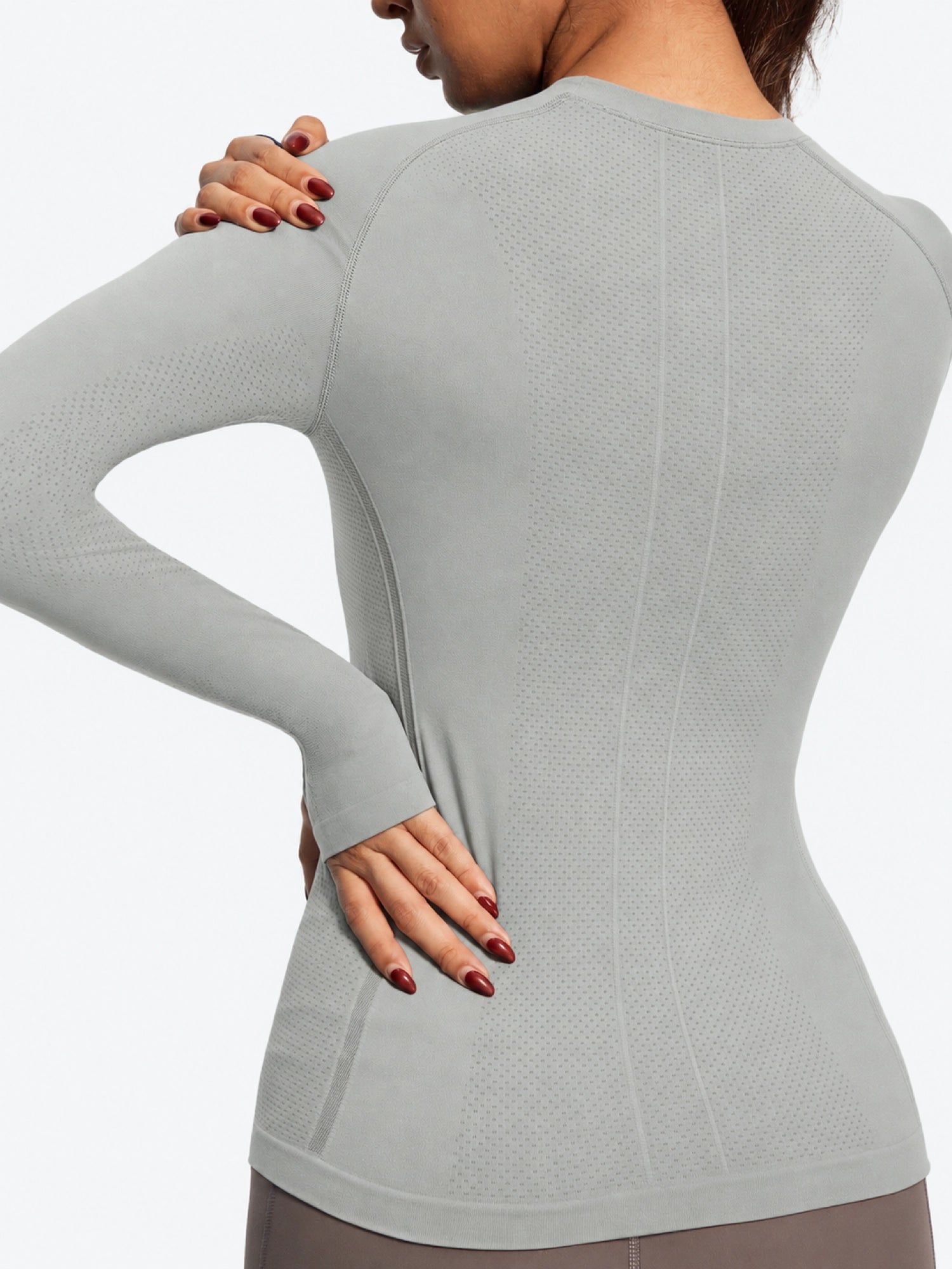 IUGA Long Sleeve Active Top Seamless Stretch Workout Shirt With Thumbholes | Affordable Yoga Leggings & Activewear by IUGA