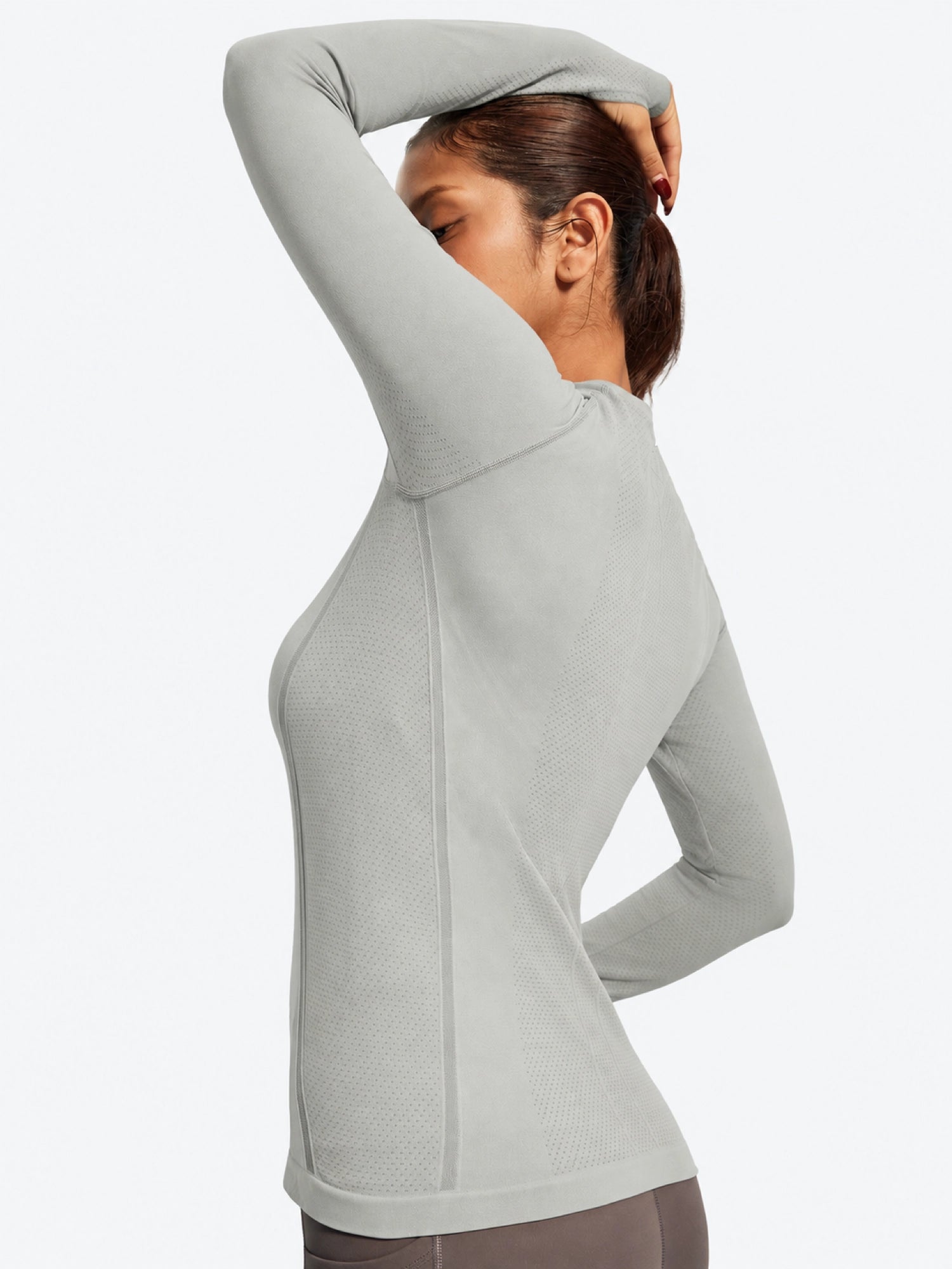 IUGA Long Sleeve Active Top Seamless Stretch Workout Shirt With Thumbholes | Affordable Yoga Leggings & Activewear by IUGA