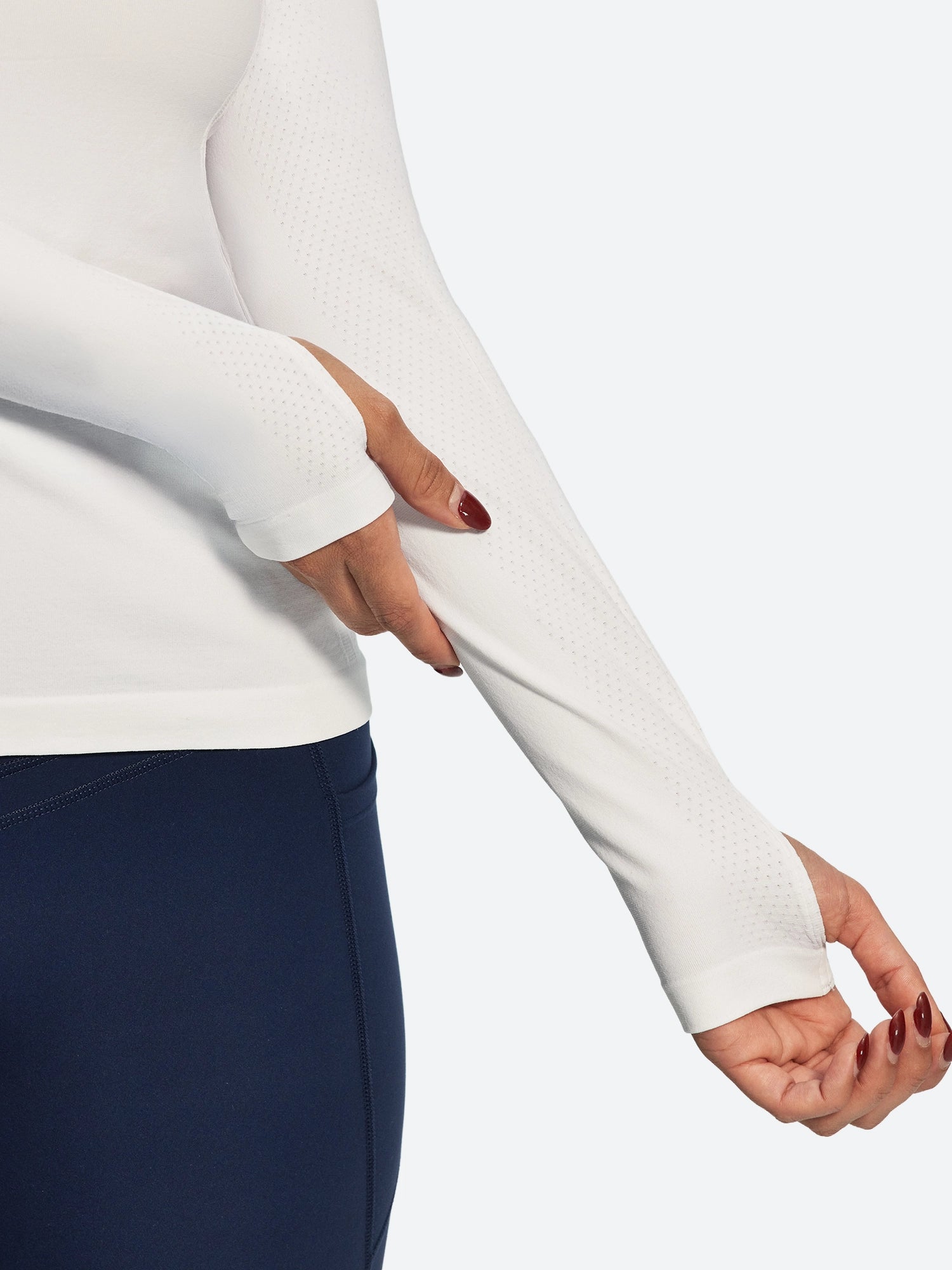 IUGA Long Sleeve Active Top Seamless Stretch Workout Shirt With Thumbholes | Affordable Yoga Leggings & Activewear by IUGA